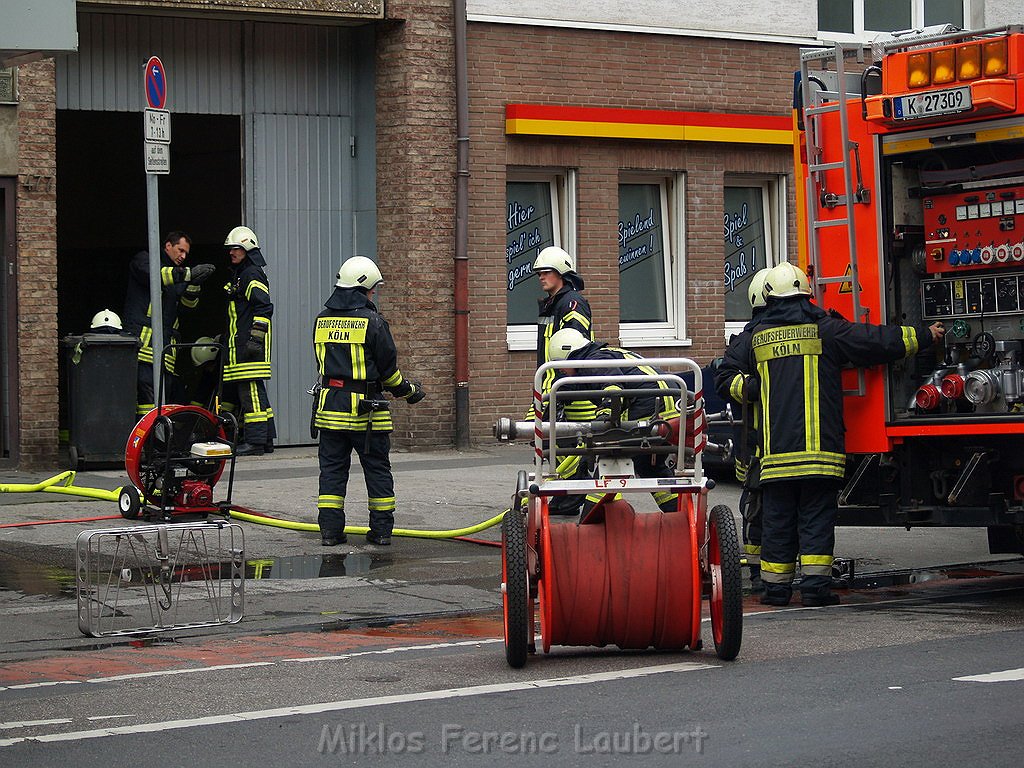 Kuechenbrand Koeln Holweide Bergisch Gladbacherstr P66.JPG